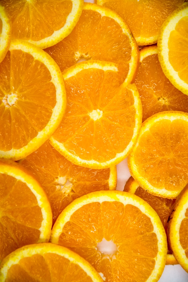 CITROS: Exportações de suco crescem na safra 25/26, mas receita cai